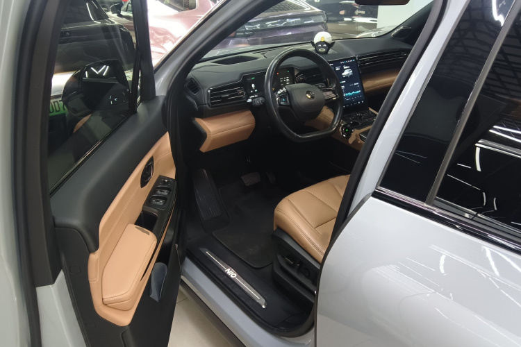 蔚来ES8 2022款 100kWh 六座版中控内饰7003