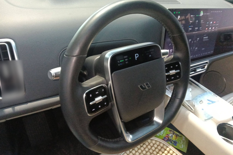 理想汽车 理想L8 2023款 Max中控内饰7002