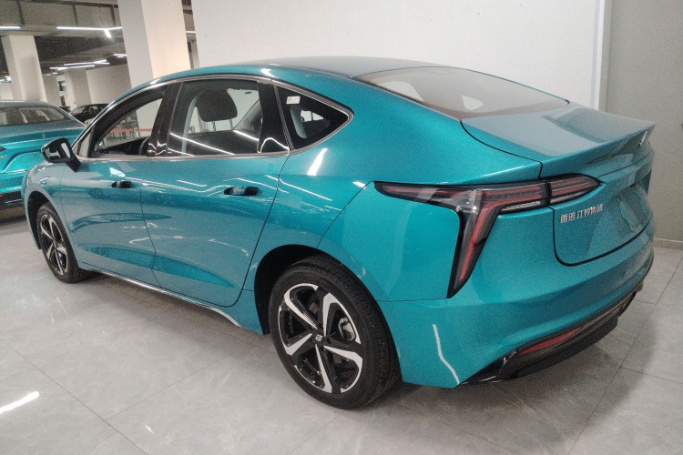 江铃集团新能源 羿 2023款 标准续航行业版车身外观4