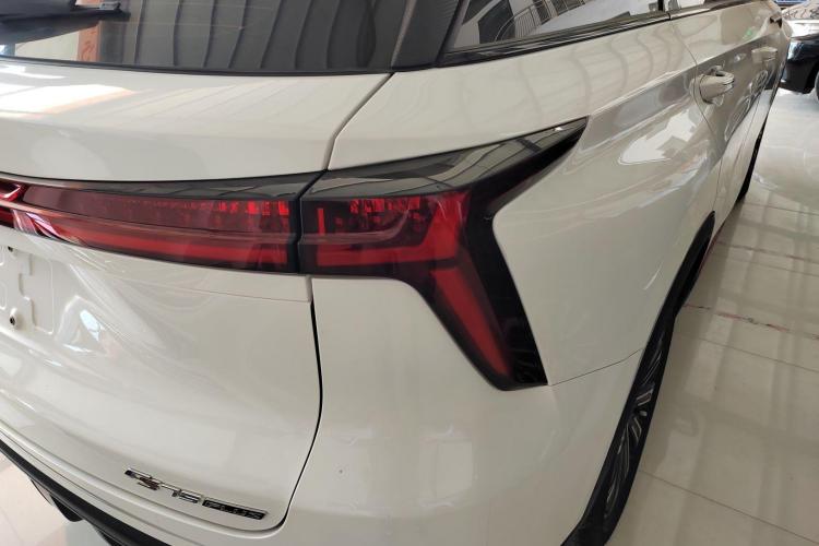 长安CS75 PLUS 2022款 第二代 2.0T 自动尊贵型车身外观6006