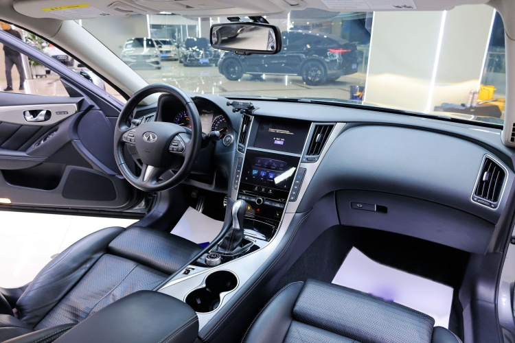 英菲尼迪Q50 2014款 3.7L 豪华运动版中控内饰7004