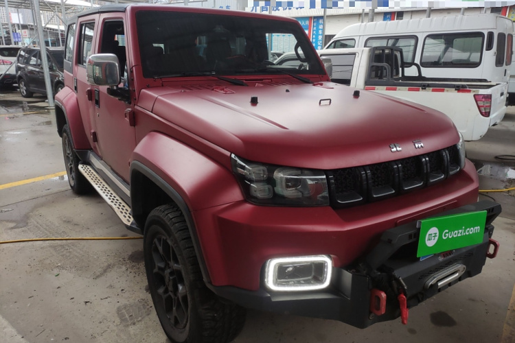 北京BJ40 2021款 2.3T 自动四驱刀锋英雄版至尊型车身外观3