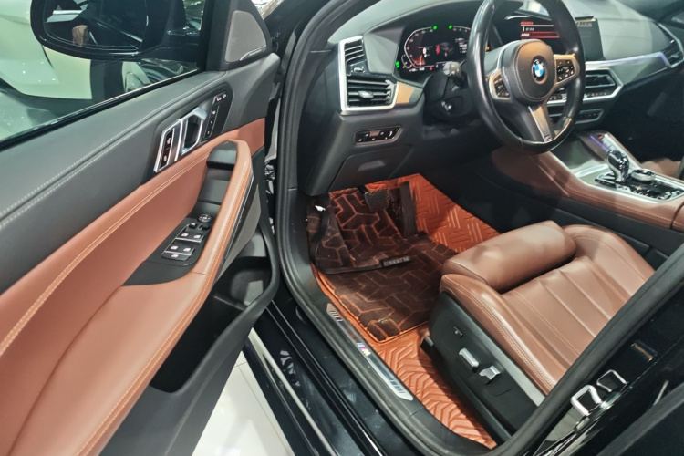 宝马X6 2022款 改款二 xDrive40i M运动套装中控内饰20