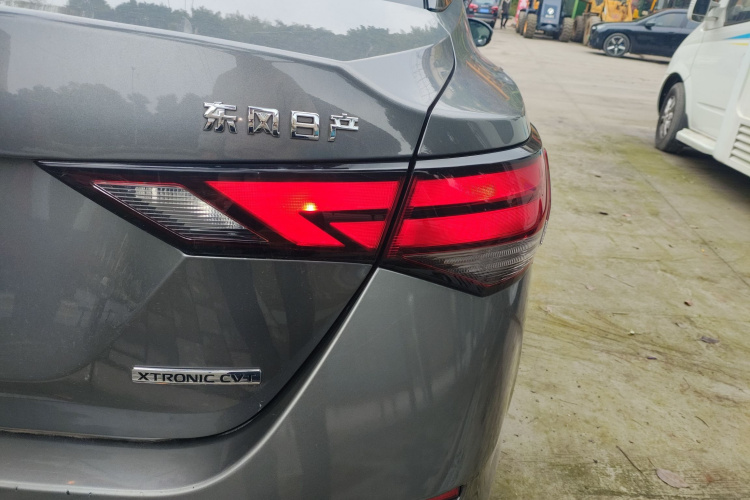 日产 轩逸 2020款 1.6L XL CVT悦享版车身外观9