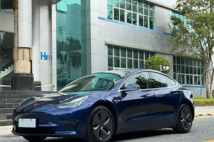 特斯拉 Model 3 2020款 改款 长续航后轮驱动版车身外观1