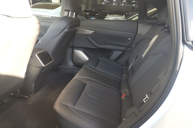 乐道L60 2024款 60kWh 后驱版中控内饰21