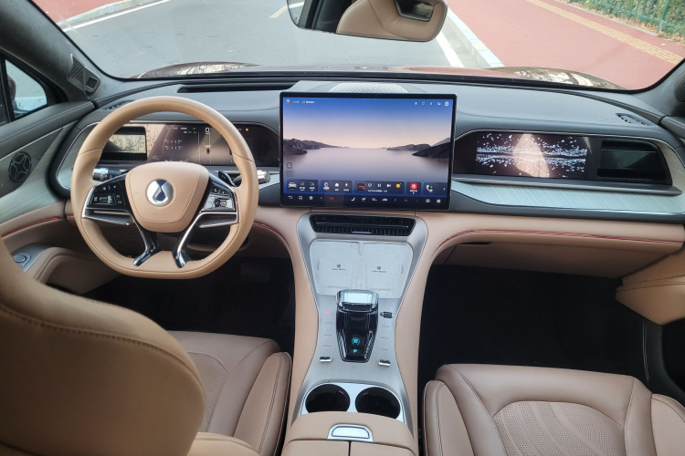 腾势N7 2023款 长续航性能Max版中控内饰7002