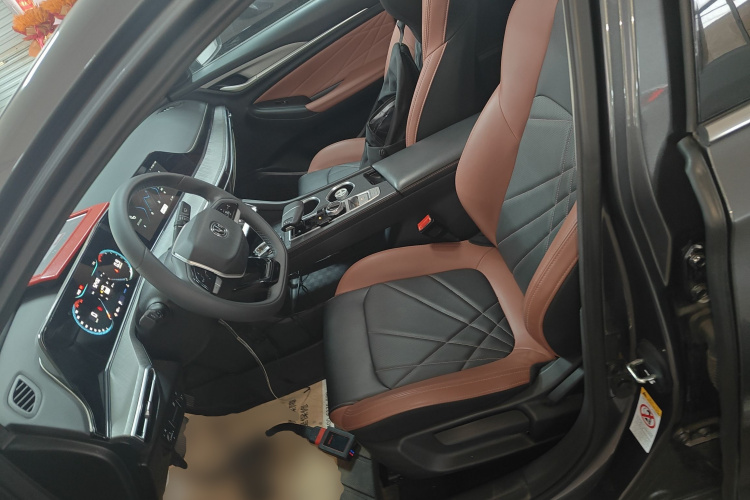 长安 逸动 2023款 畅享版 PLUS 蓝鲸NE 1.4T GDI DCT尊贵版中控内饰19