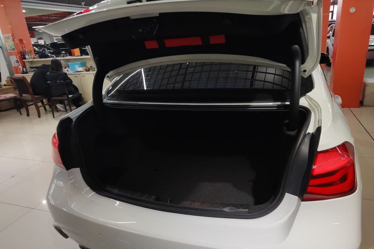 宝马3系 2017款 320Li M运动型局部细节23