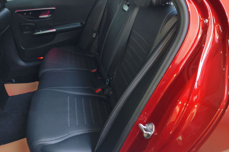 奔驰C级 2022款 改款 C 200 L 运动版中控内饰7004