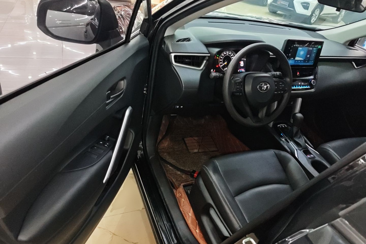 丰田 卡罗拉锐放 2022款 2.0L 精英版中控内饰20