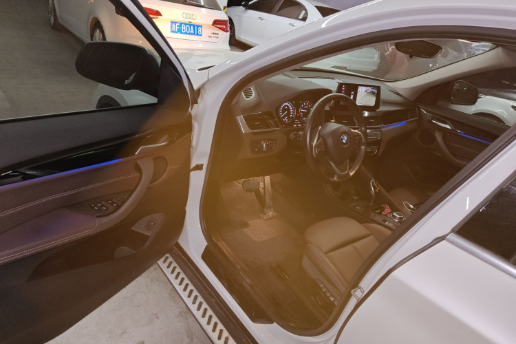 宝马X1 2020款 sDrive25Li 领先型中控内饰20