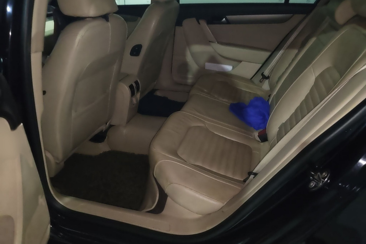 大众 迈腾 2013款 1.8TSI 领先型中控内饰7004