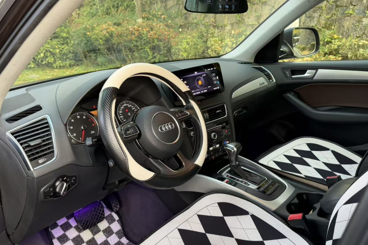 奥迪Q5 2016款 40 TFSI 技术型中控内饰7002