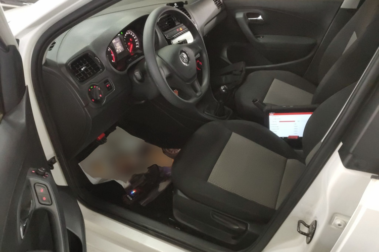 大众 Polo 2016款 1.4L 手动风尚型中控内饰20