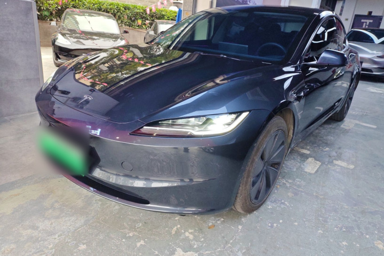 特斯拉 Model 3 2023款 长续航全轮驱动版车身外观1