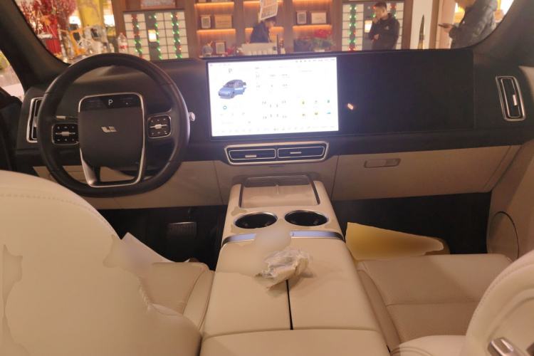 理想汽车 理想L7 2024款 Ultra中控内饰7002