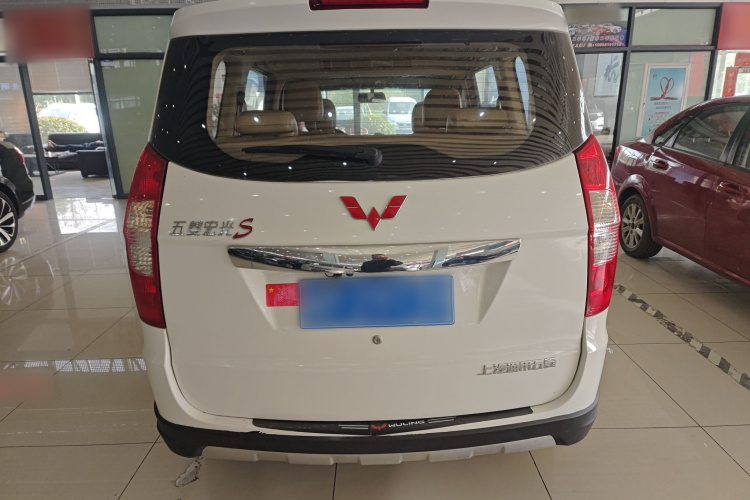 五菱汽车 五菱宏光 2014款 1.2L S舒适型国IV车身外观6