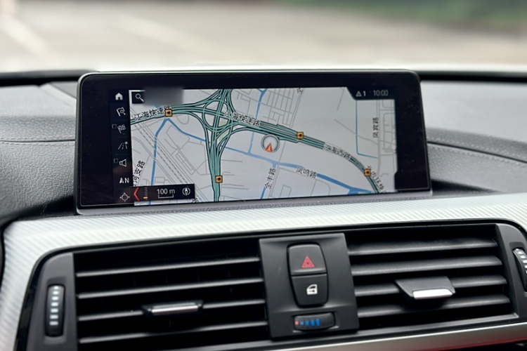 宝马3系 2019款 320i M运动曜夜版中控内饰7002