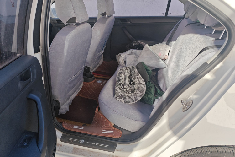 大众 桑塔纳 2015款 1.6L 手动风尚版中控内饰21