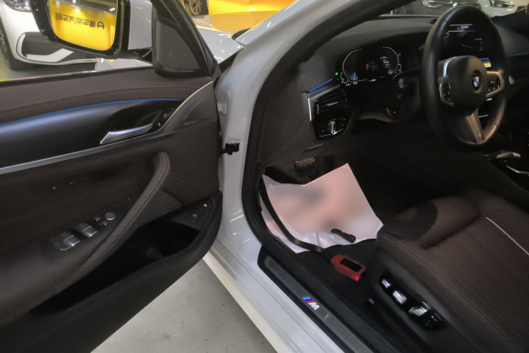 宝马5系新能源 2021款 535Le 先锋版M运动套装中控内饰7003