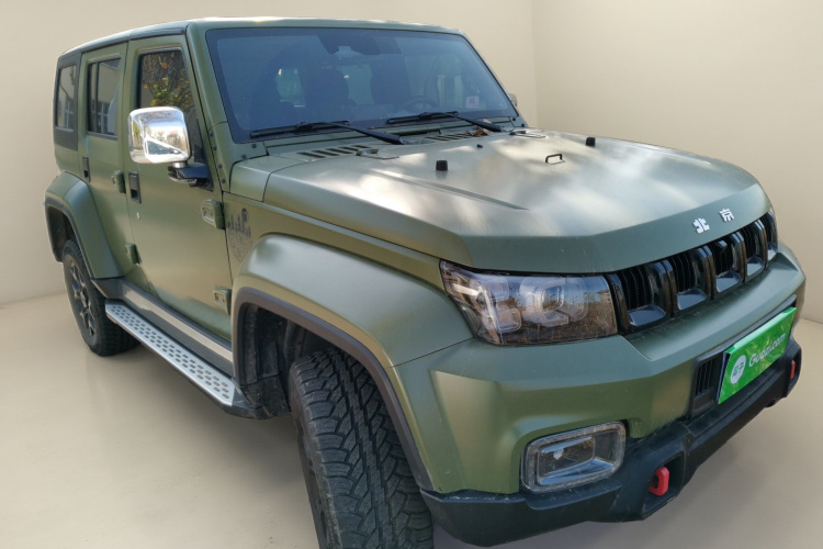 北京BJ40 2021款 2.0D 自动四驱刀锋英雄版侠客型车身外观3