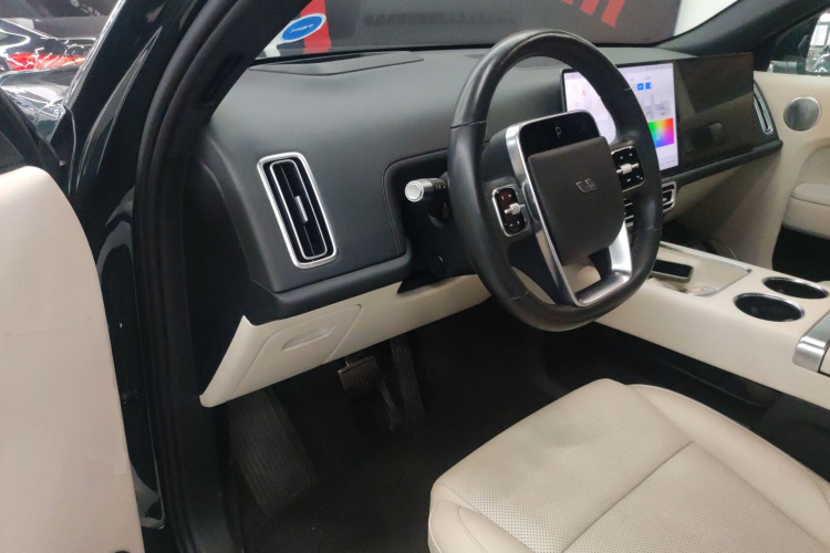 理想汽车 理想L9 2022款 Max中控内饰7003