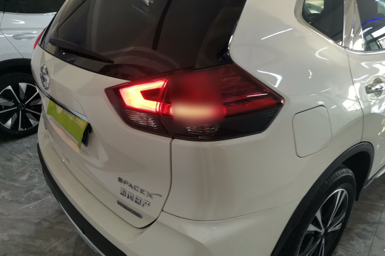 日产 奇骏 2020款  2.5L XL ITS CVT 4WD豪华领航版车身外观9