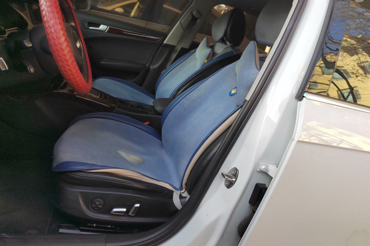 奥迪A4L 2015款 35 TFSI 自动舒适型中控内饰19