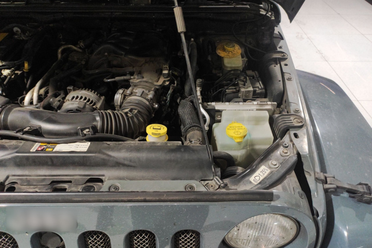 Jeep 牧马人 2015款 3.0L Sahara 四门舒享版局部细节9007