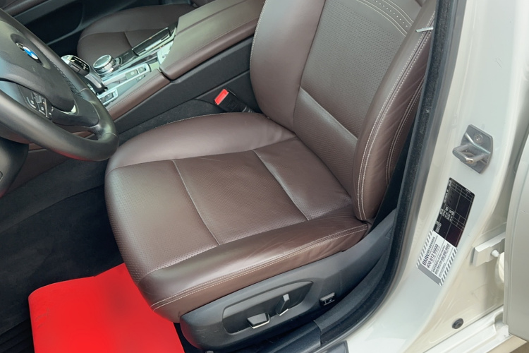 宝马5系 2014款 525Li 豪华设计套装局部细节19