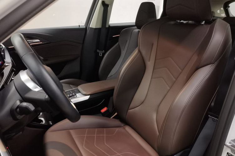 宝马X1 2023款 sDrive20Li X设计套装中控内饰19