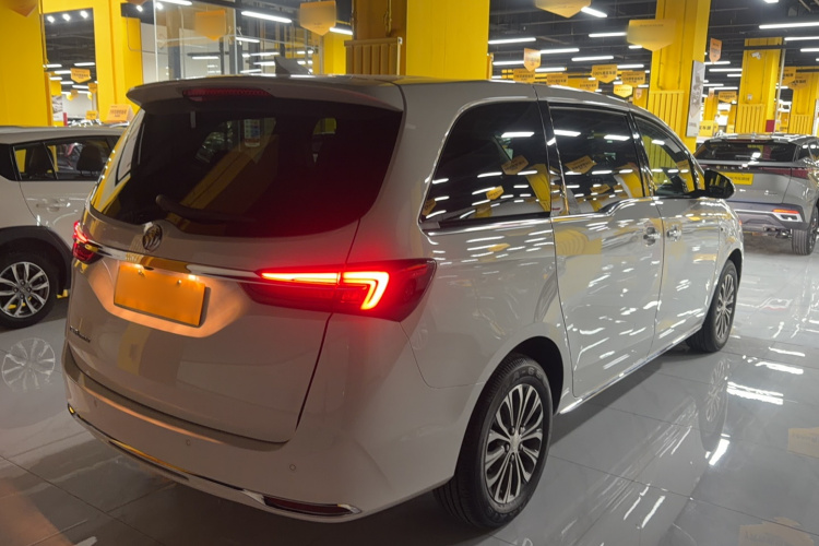 别克GL8 2023款 陆上公务舱 652T 豪华型车身外观6003