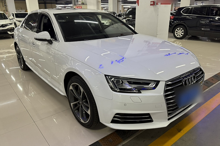 奥迪A4L 2018款 30周年年型 40 TFSI 进取型局部细节9005