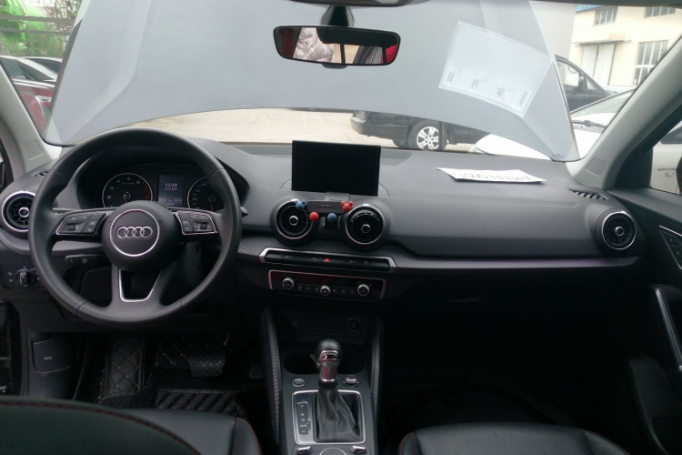 奥迪Q2L 2021款 35 TFSI 时尚动感型中控内饰12