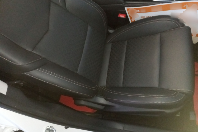 长安 逸动 2018款 1.6L GDI 手动时尚型局部细节41