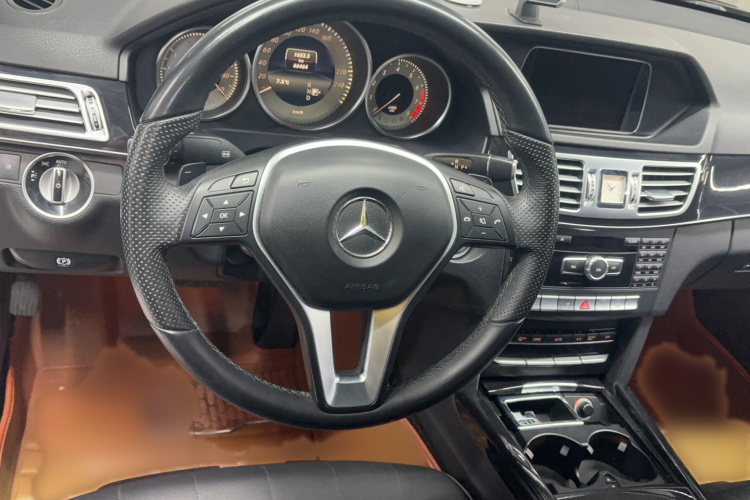 奔驰E级 2015款 E 200 L 运动型局部细节13