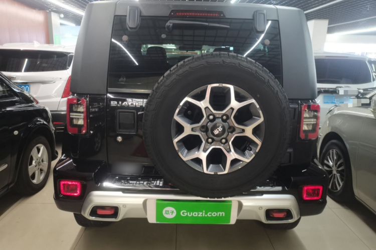 北京越野 北京BJ40 2019款 PLUS 2.3T 自动四驱尊享版 国VI车身外观6