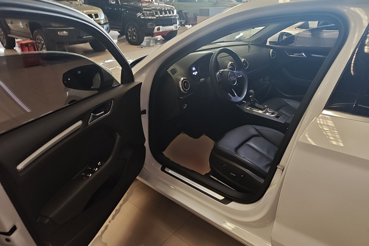 奥迪A3 2019款 Limousine 35 TFSI 风尚型 国VI中控内饰20