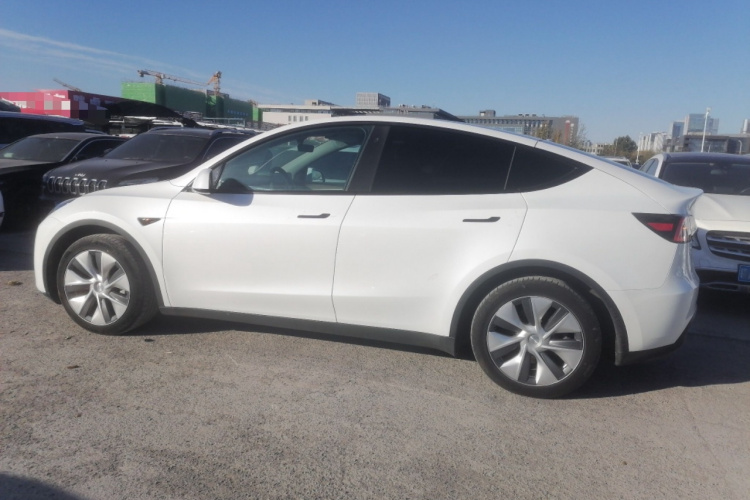 特斯拉 Model Y 2022款 改款 长续航全轮驱动版车身外观6003