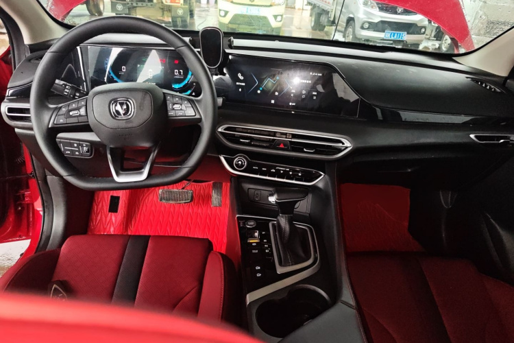 长安 逸动 2021款 PLUS 蓝鲸NE 1.4T GDI DCT尊贵型中控内饰7002