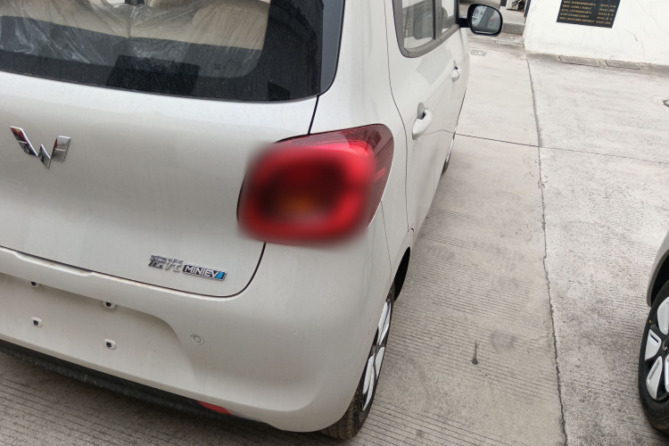 五菱汽车 宏光MINIEV 2025款 四门版 进阶款车身外观9