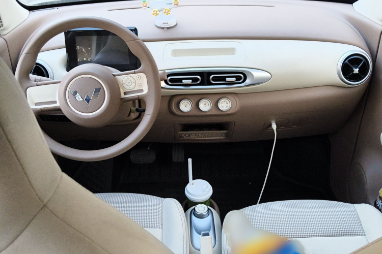 五菱汽车 宏光MINIEV 2025款 四门版 进阶款中控内饰7002