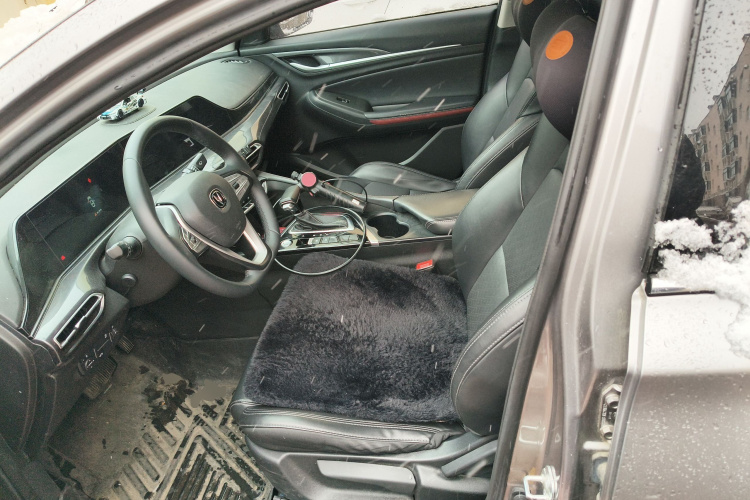 长安 逸动 2020款 PLUS 蓝鲸NE 1.4T GDI DCT尊贵型中控内饰19