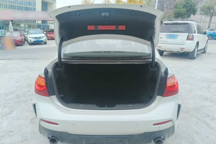 宝马1系 2021款 改款 120i M运动曜夜版局部细节23