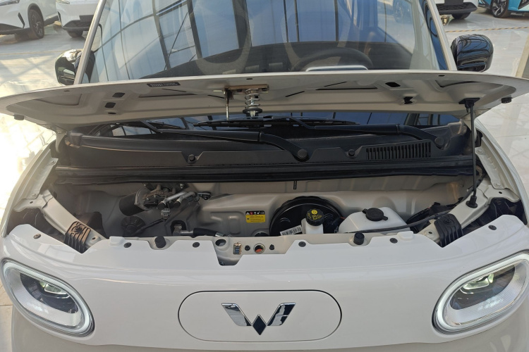 五菱汽车 宏光MINIEV 2024款 第三代 215km 青春版机舱底盘24