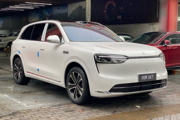 鸿蒙智行 问界M7 2026款 增程 Max四驱版 5座车身外观6001