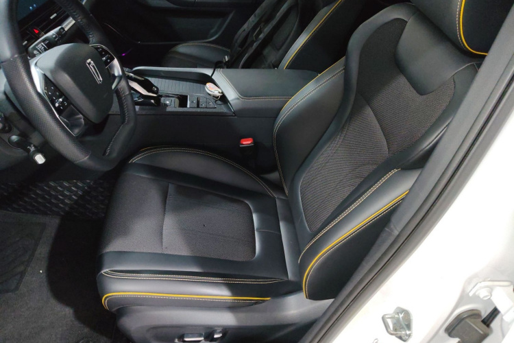 奔腾B70S 2022款 1.5T 智潮统帅中控内饰19