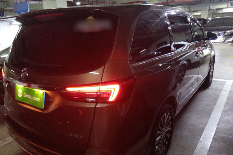 别克GL8 2021款 陆上公务舱 652T 豪华型车身外观7