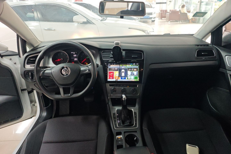 大众 高尔夫 2016款 1.6L 自动时尚型中控内饰12